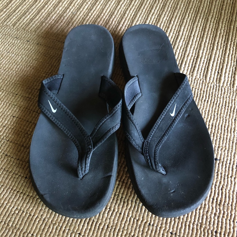 Nike flip flops
